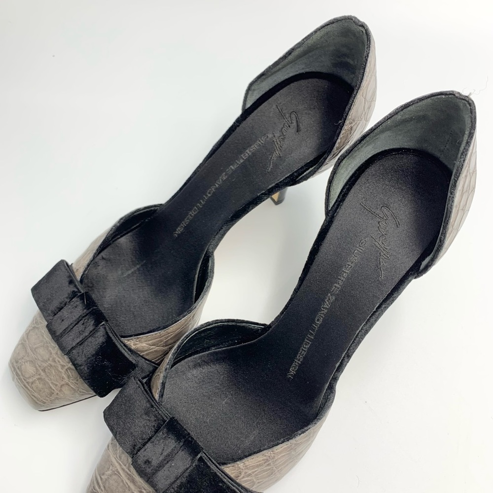 Giuseppe Zanotti Green Croc Leather & Velvet Pumps - Picture 3 of 16